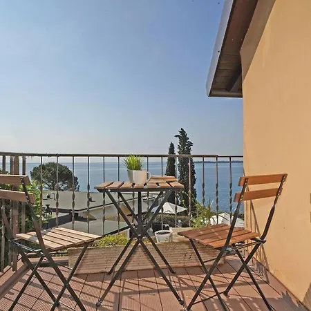 Fasano With Terrace And View 아파트 가르도네리비에라